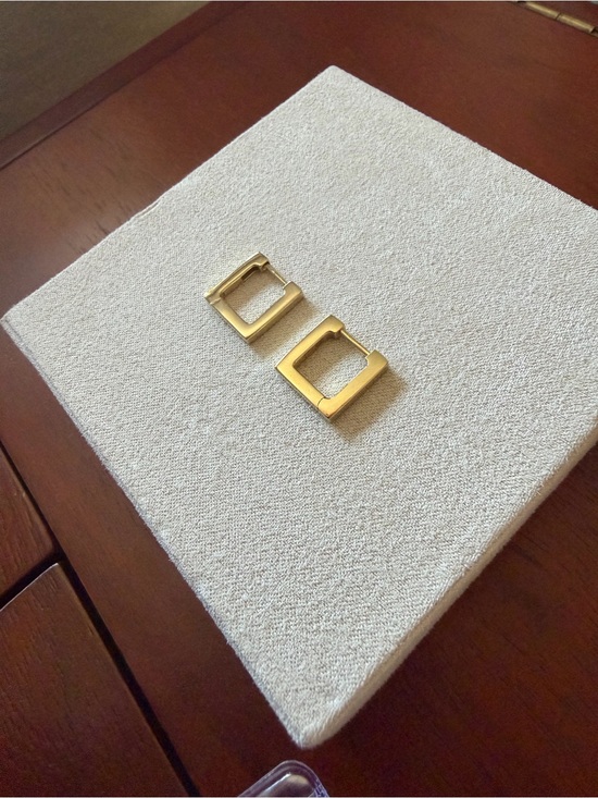 Mejuri Jewelry - Mejuri Block Small Hoops